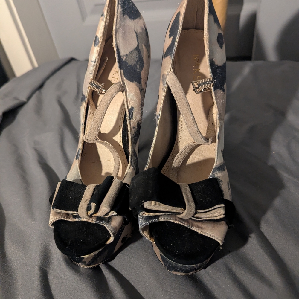Elegant Black and Gray Women's Heels